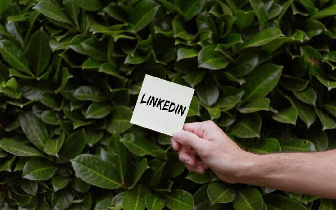 Ultimate Guide to the Pros and Cons of LinkedIn Ads  